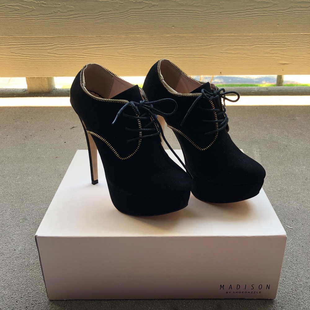 New unused Black Booties
